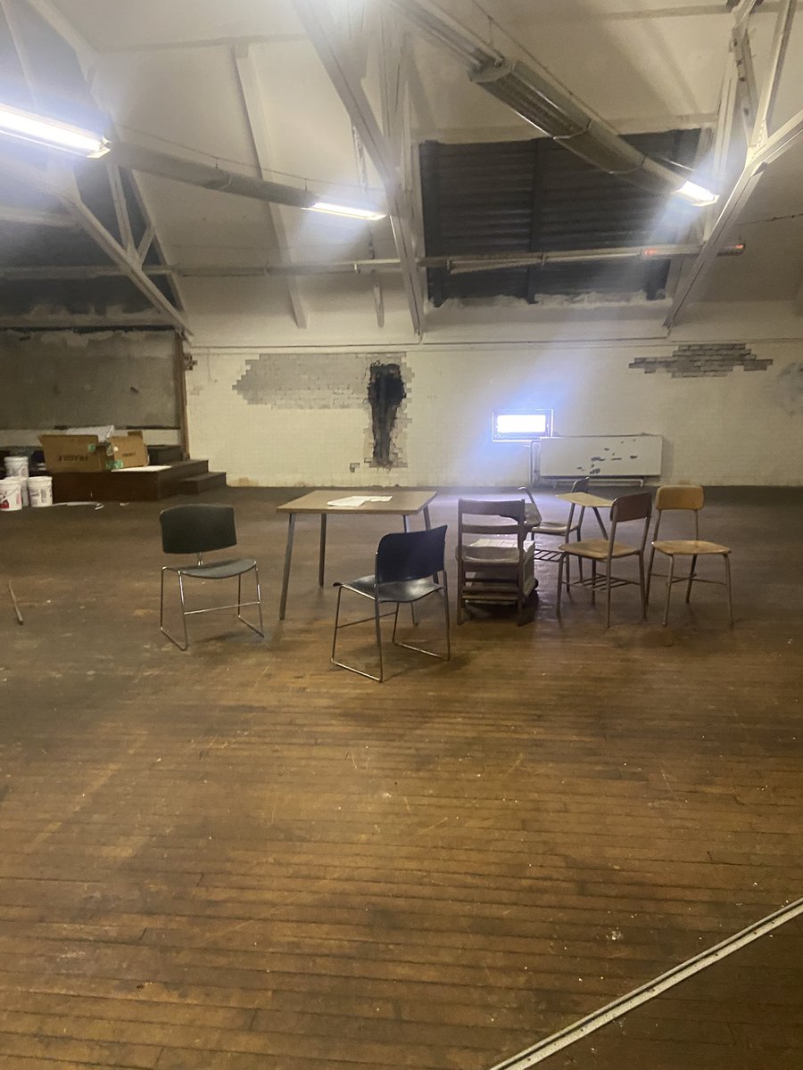 havent stopped studying. just been too fatigued to tweet about it lol. huge progress on the first half of content though ! only taken two days apart. + some strange places on campus i found on study break strolls
