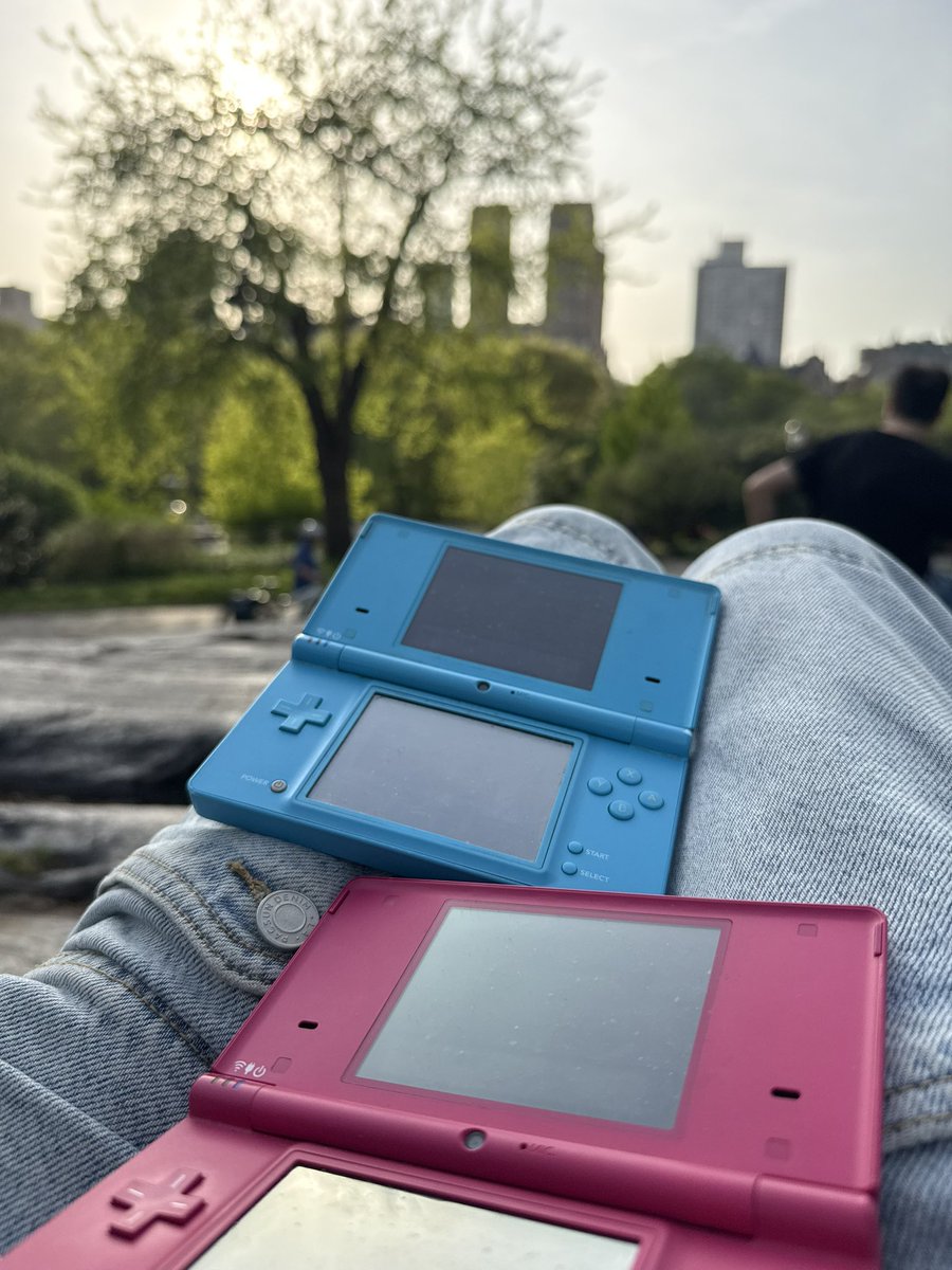 ItsGoomay's tweet image. Weather is nice I guess 😭😭