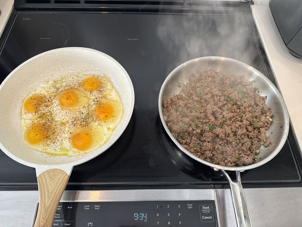 day 23 of eating a lb of ground beef and 6 eggs after every workout 

show me the gorilla