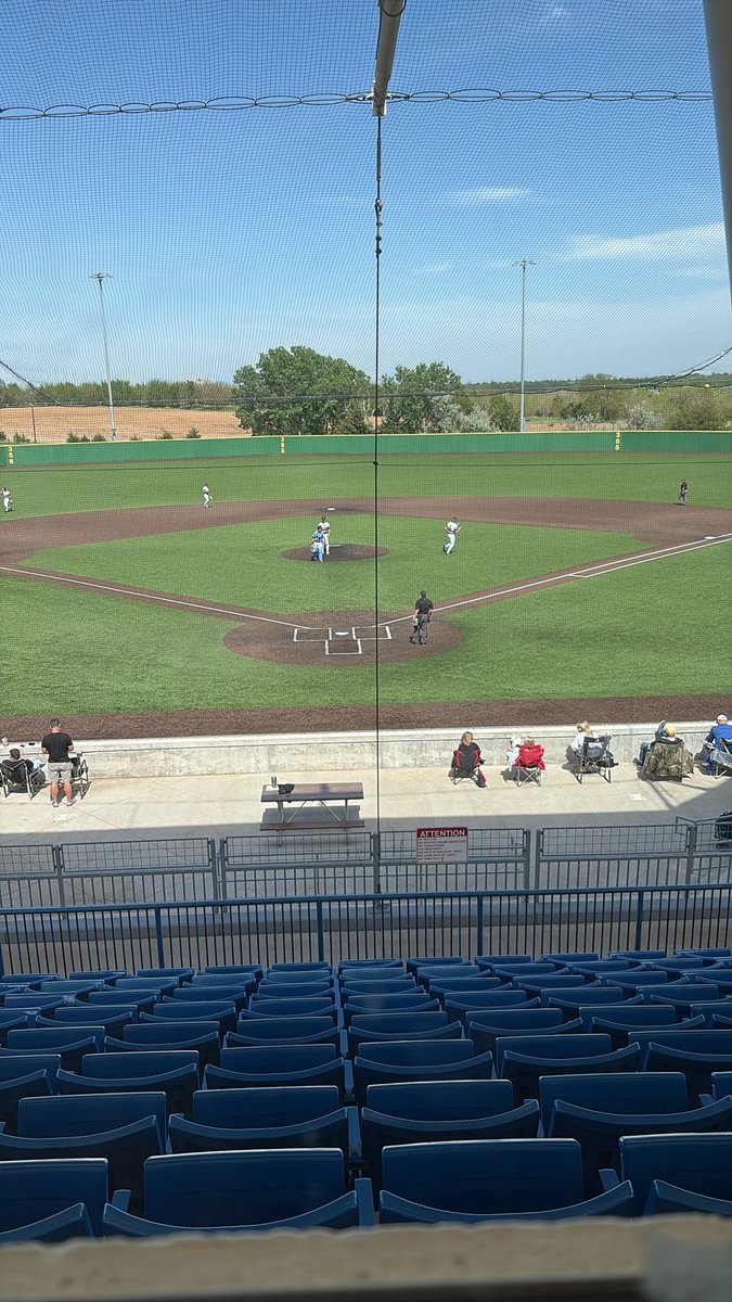 SCMustangVB's tweet photo. Come watch some baseball and visit with the volleyball team at the concession stand. #SCVolleyball #WE>ME https://t.co/c8wVcIyG8U
