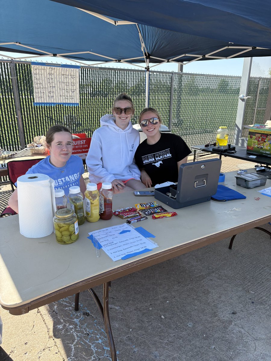 SCMustangVB's tweet photo. Come watch some baseball and visit with the volleyball team at the concession stand. #SCVolleyball #WE>ME https://t.co/c8wVcIyG8U