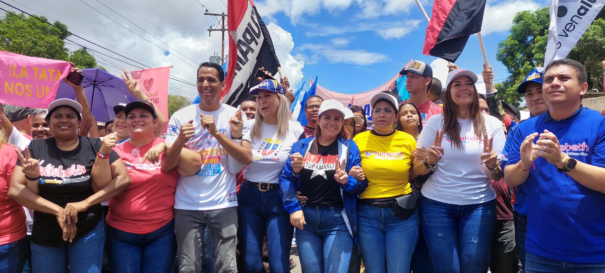 BolivarMrt4's tweet photo. ¡CON EL PUEBLO TODO, SIN EL PUEBLO NADA!👊🇻🇪

La tropa rebelde del Mpio. Angostura del Orinoco se moviliza junto a nuestra candidata a la AN por el Edo. Bolívar @LanzRaiza, para dar inicio a la campaña electoral del GPPSB en apoyo a la candidata a la gobernación @tatachavista. https://t.co/aZYjkblkrb