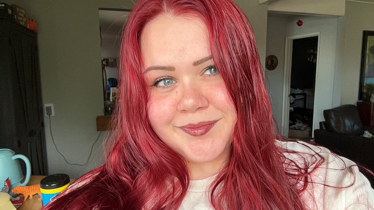 kendalecooper's tweet photo. someone drove past my window as i took this 😍😍 also couldn’t wait for my hair to dry ig https://t.co/Y5yUNx3CT1