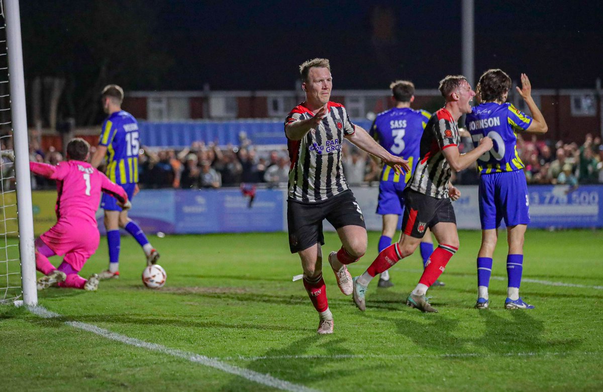 David Airey (@dia_images) on Twitter photo One goal in it and its that man <a href="/5mellis/">Mark Ellis</a> π―πthe gallery will be up tomorrow, just need to breathe . Look out for the CLICK at 12 noon π
<a href="/chorleyfc/">Chorley FC</a> #onit One goal in it and its that man <a href="/5mellis/">Mark Ellis</a> π―πthe gallery will be up tomorrow, just need to breathe . Look out for the CLICK at 12 noon π
<a href="/chorleyfc/">Chorley FC</a> #onit