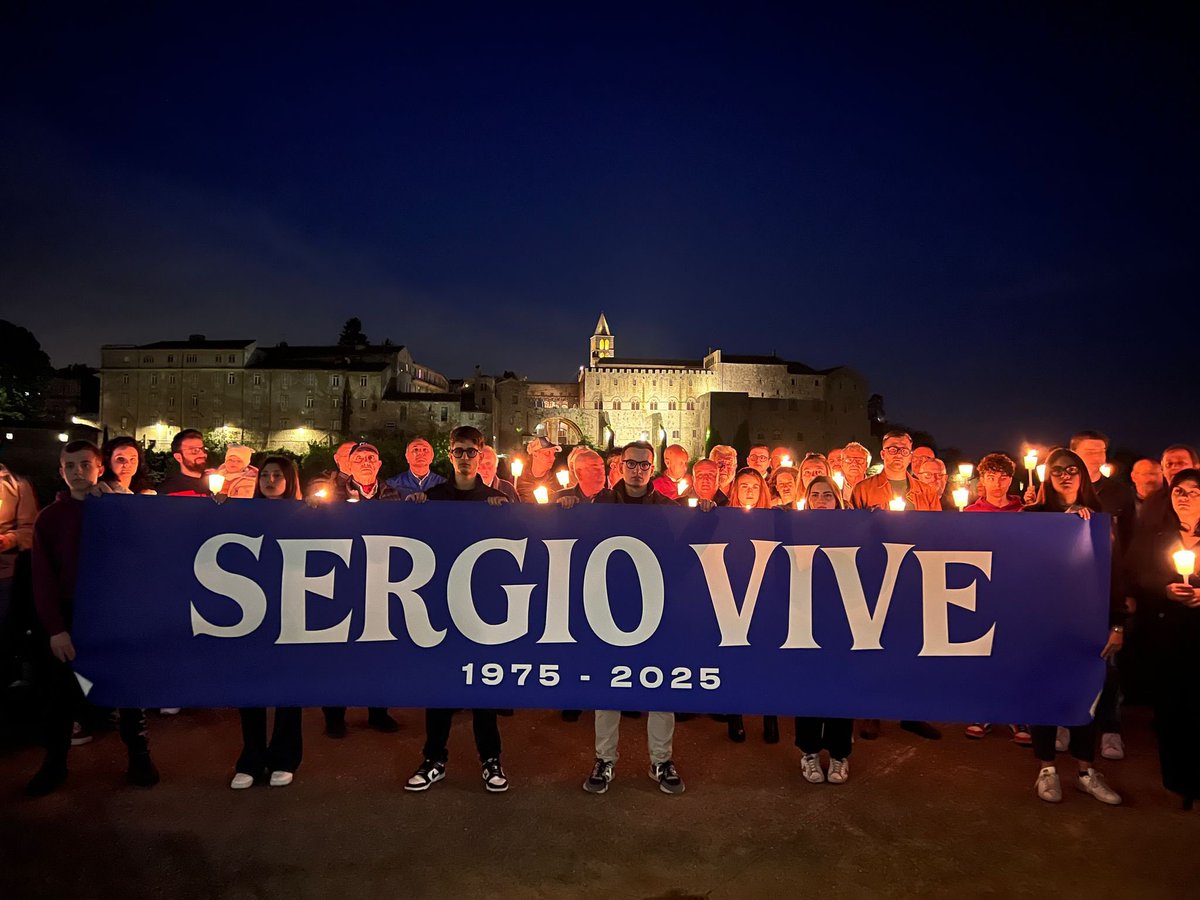maurorotelli's tweet photo. A cinquant’anni dalla morte, la fiaccolata in memoria di Sergio Ramelli. Non dimentichiamo 🇮🇹 https://t.co/qh7HVjP0U4