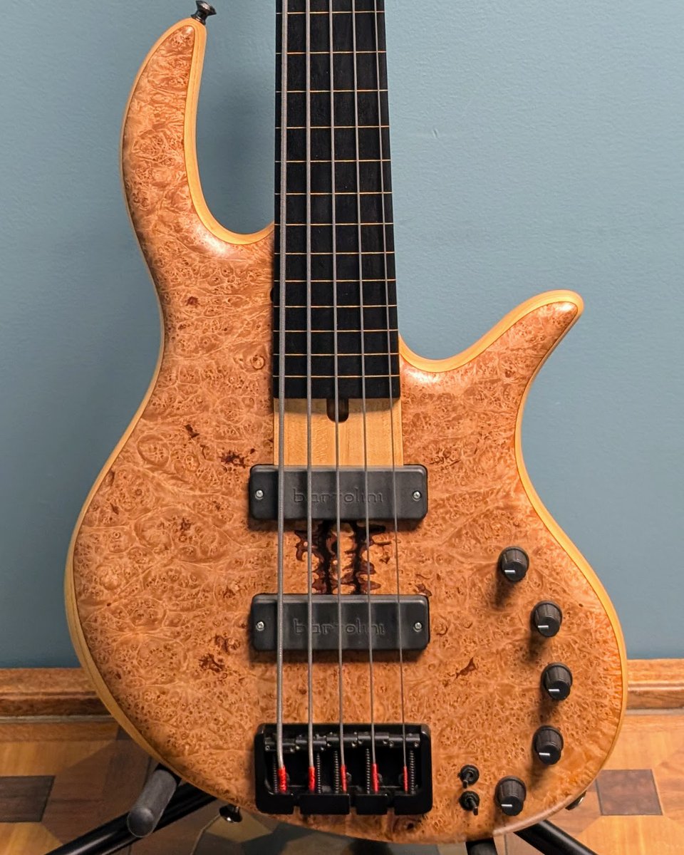 The Used Gear department got some interesting "new" arrivals this week! 🤯

There is a 1968 Mark VI Tenor 🎷 that just came in, and is in amazing shape! 

Come by to check them out or you can check them out online at bit.ly/3meRT2w