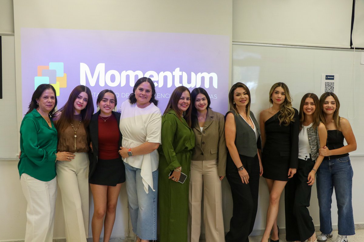 prepatecsta's tweet image. Así vivimos Momentum, un espacio donde nuestras alumnas y alumnos mostraron todo lo que han aprendido y vivido en PrepaTec ¡acompañados de quienes más los inspiran! 💙📸.

¡Felicidades!🙌🏼
#PrepaTecSantaAnita