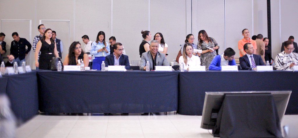SoyINAEBA's tweet photo. También trabajamos por las infancias 🧒🏽👧🏽📚
Participamos en la 1.ª sesión del Sistema de Protección de los Derechos de Niñas, Niños y Adolescentes de Guanajuato para garantizar el derecho a la educación de quienes tienen entre 10 y 14 años.
#GobiernoDeLaGente #SoyINAEBA https://t.co/pVDdW8ghoy