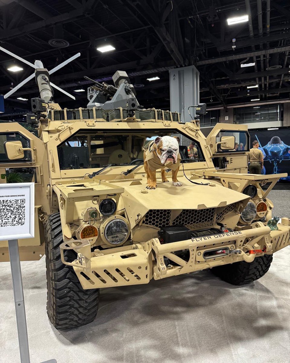 Day 1 of #ModernDayMarine2025 and #ChestytheBulldog stopped by to pay his annual visit to The Flyer 72! Make sure you do the same through May 1 in Booth 2519 at the Walter. E Washington Convention Center.

#moderndaymarine #MDM2025 #usmc #marines #driventoexceed