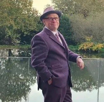 Will really miss the well tuned humour elegance &amp; palate of #RichardVines who for 25years was the restaurant man in the know for Bloomberg A great supporter of charities in the hospitality sector, a fine writer &amp; lovely man Many glasses of Champagne will be raised in his honour🥂