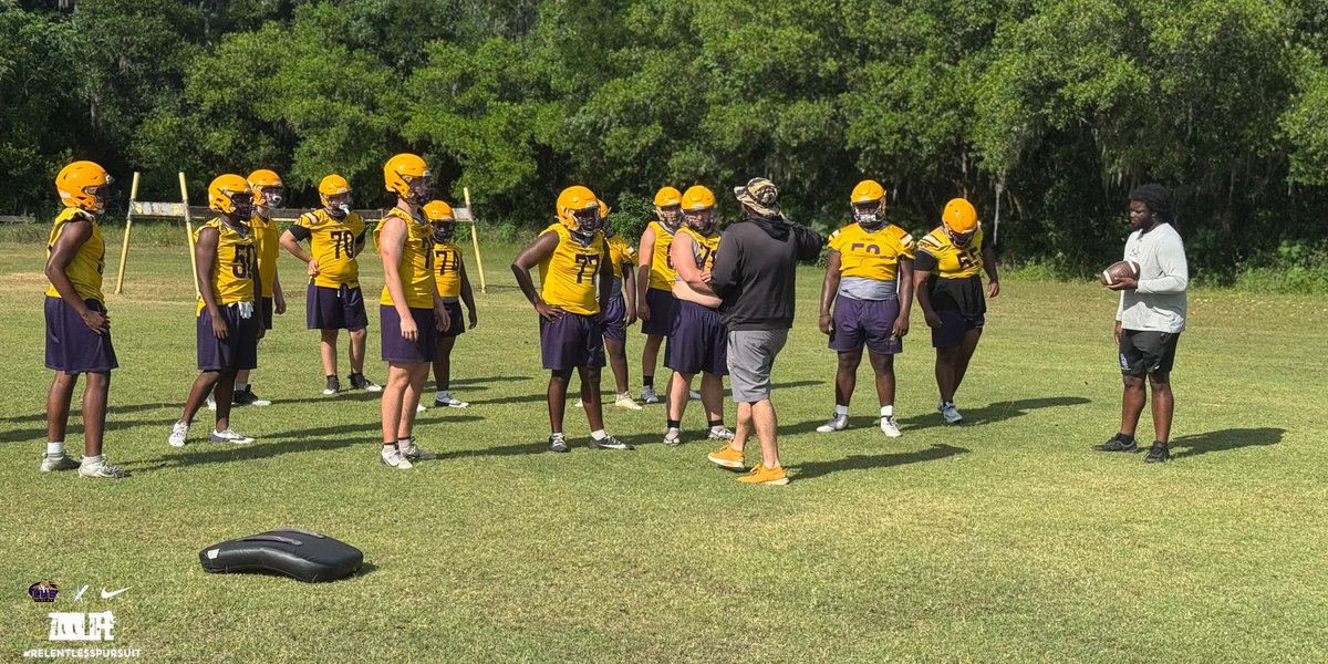 Day 2. 

#ZooLife
#RelentlessPursuit