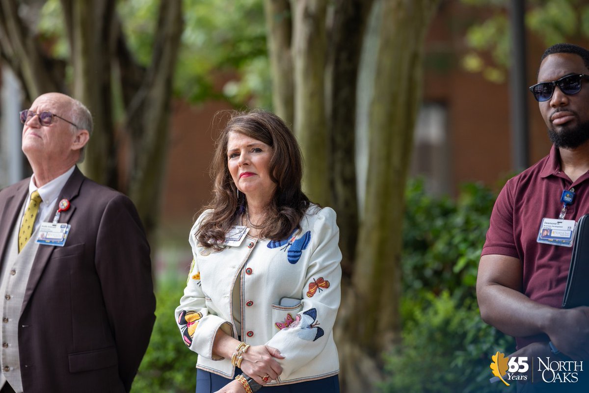 🦋 We joined LOPA for our annual Flag Raising &amp; Butterfly Release to honor organ, tissue &amp; eye donors. Nearly 3,000 Louisianans await a transplant—register today: registry.donatelifela.org
#DonateLife #GiveTheGiftOfLife #NorthOaks #LOPA