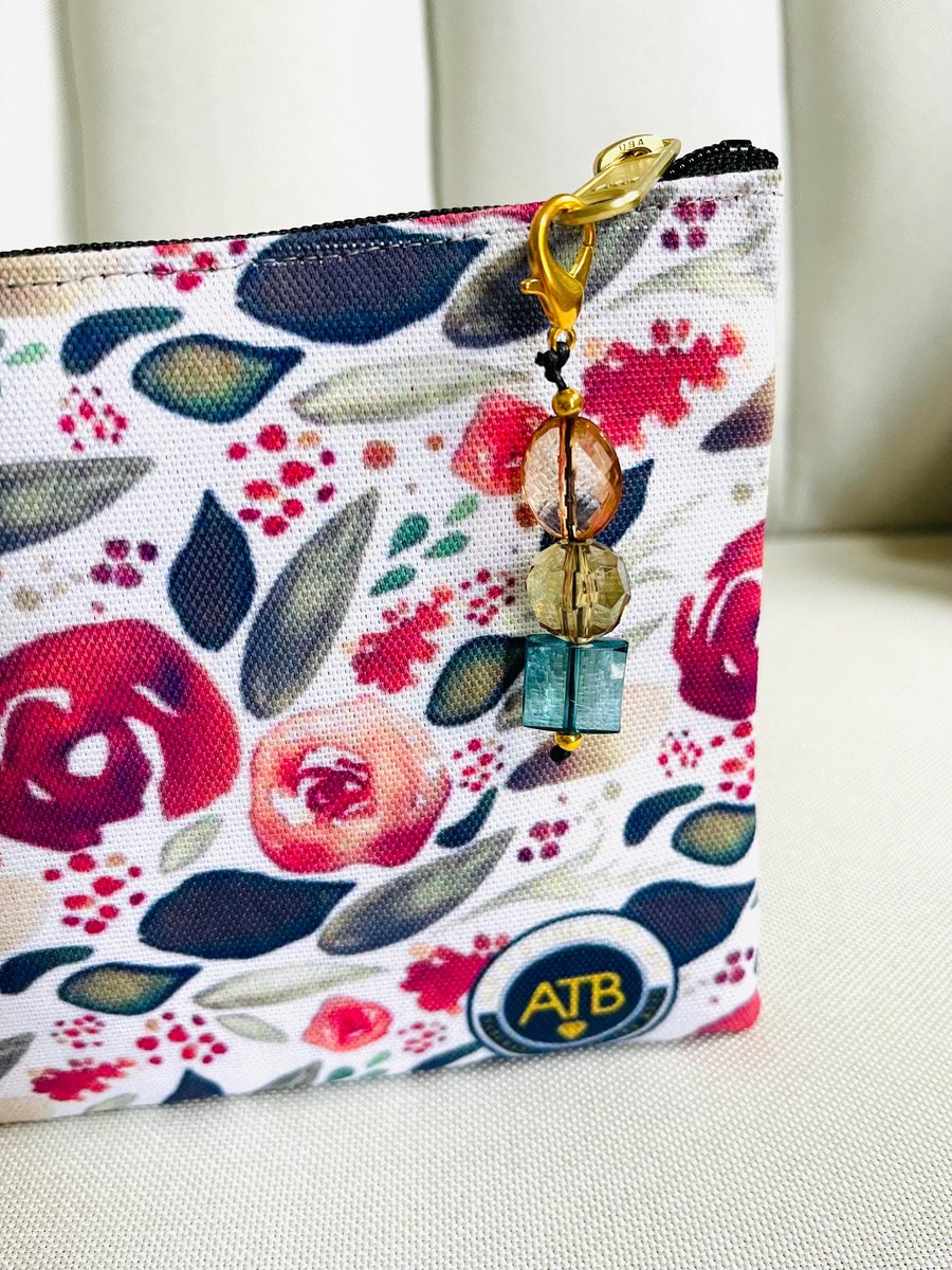 AlicesTreasureb's tweet image. alicesbox.etsy.com/listing/182542… 
#ZipperBag #SpringBag #MakeupBag