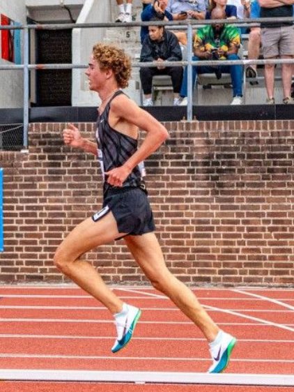 freedomhs_xctf's tweet image. Huge Penn Relays weekend for Freedom Track!
• Boys 4x100 (Leo, Nate, Pritam, Josh) — Won their section!

• Greg— 1st FHS boy to qualify for the 3000m Championship!

• Girls 4x400 (Emelia, Sanvi, Aliana, Rachel) — Proudly repped Freedom on one of the biggest stages!