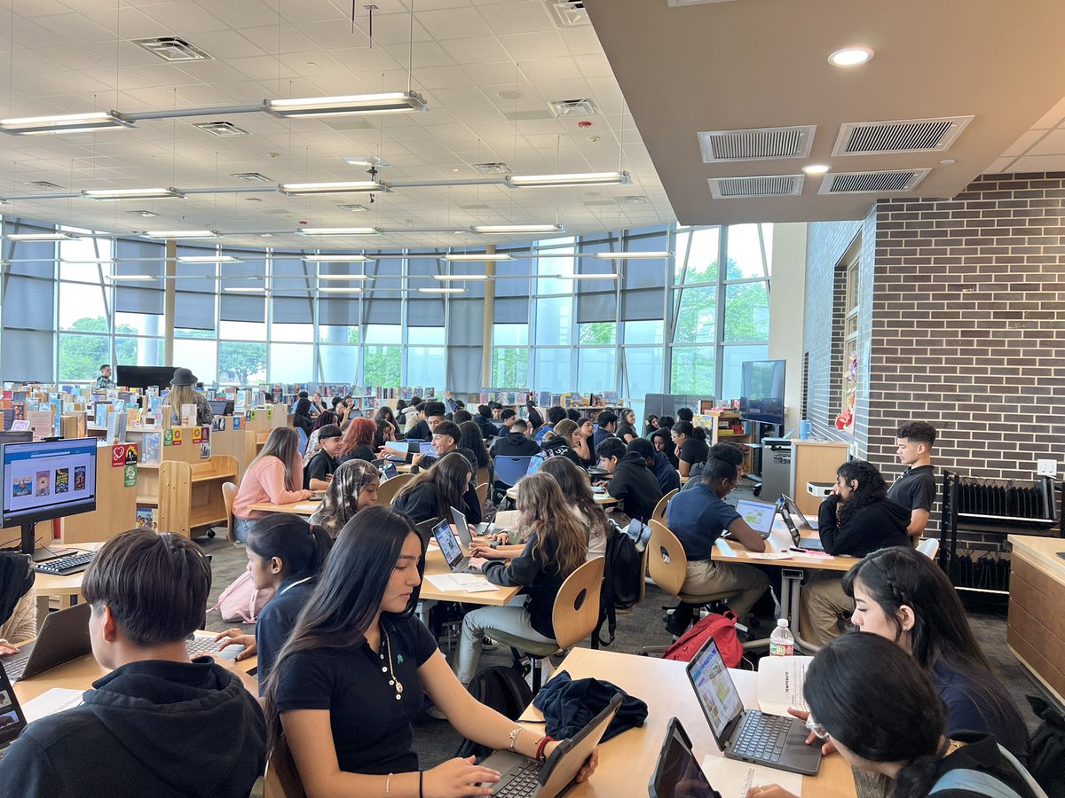 netzerolibrary's tweet image. There was great energy in the library today because science was in the house!  So glad to have Ms. Galvan, Ms. Lewins, and @hgzman15 8th grade classes digging into biomes and ecosystems using IISD ‘s premium digital resources!