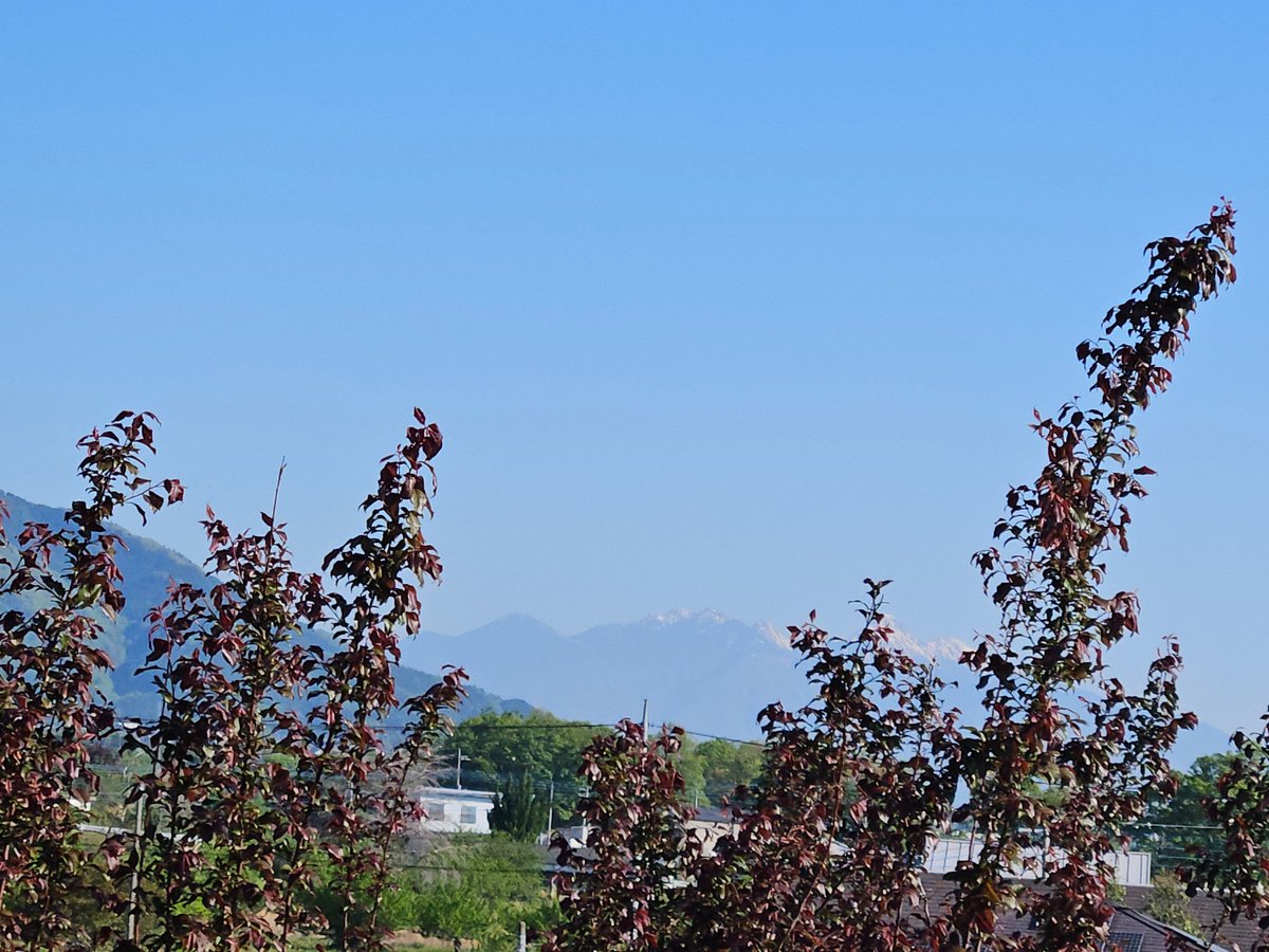 南アルプス市
朝の八ヶ岳は……

一日中、晴れ、夏日予報

大谷翔平ドジャース対マーリンズ
11時10分開始
ドジャース全体の本塁打は46本❗
MLBで1位‼️🙂
大谷翔平は6本でチーム3位
そろそろ打ちたい❕🎶
誕生祝いの一発❗
陽咲→ひさき❔ひな❔
のための一発を‼️🙂