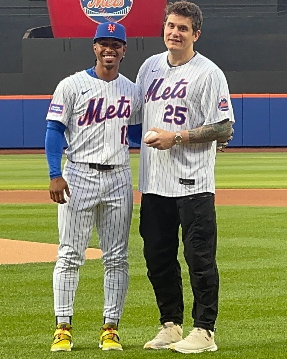 SNY_Mets's tweet photo. .@JohnMayer threw out the first pitch tonight to Francisco Lindor! https://t.co/FaeDbQhCCa
