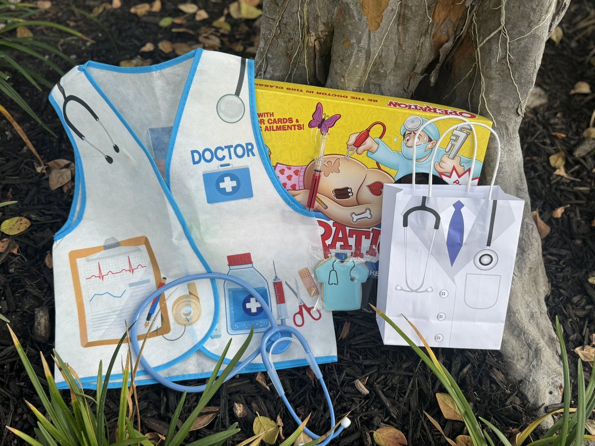 cherished so many moments from #AUA25 (and all the years prior) so husband (<a href="/SunilAminMD/">Sunil Amin, MD, FASGE, FRCPC</a> ) &amp; i are helping out with career day tomorrow at our child’s school!

a fun dr seuss book &amp; piñata filled with surgical masks &amp; caps not pictured!