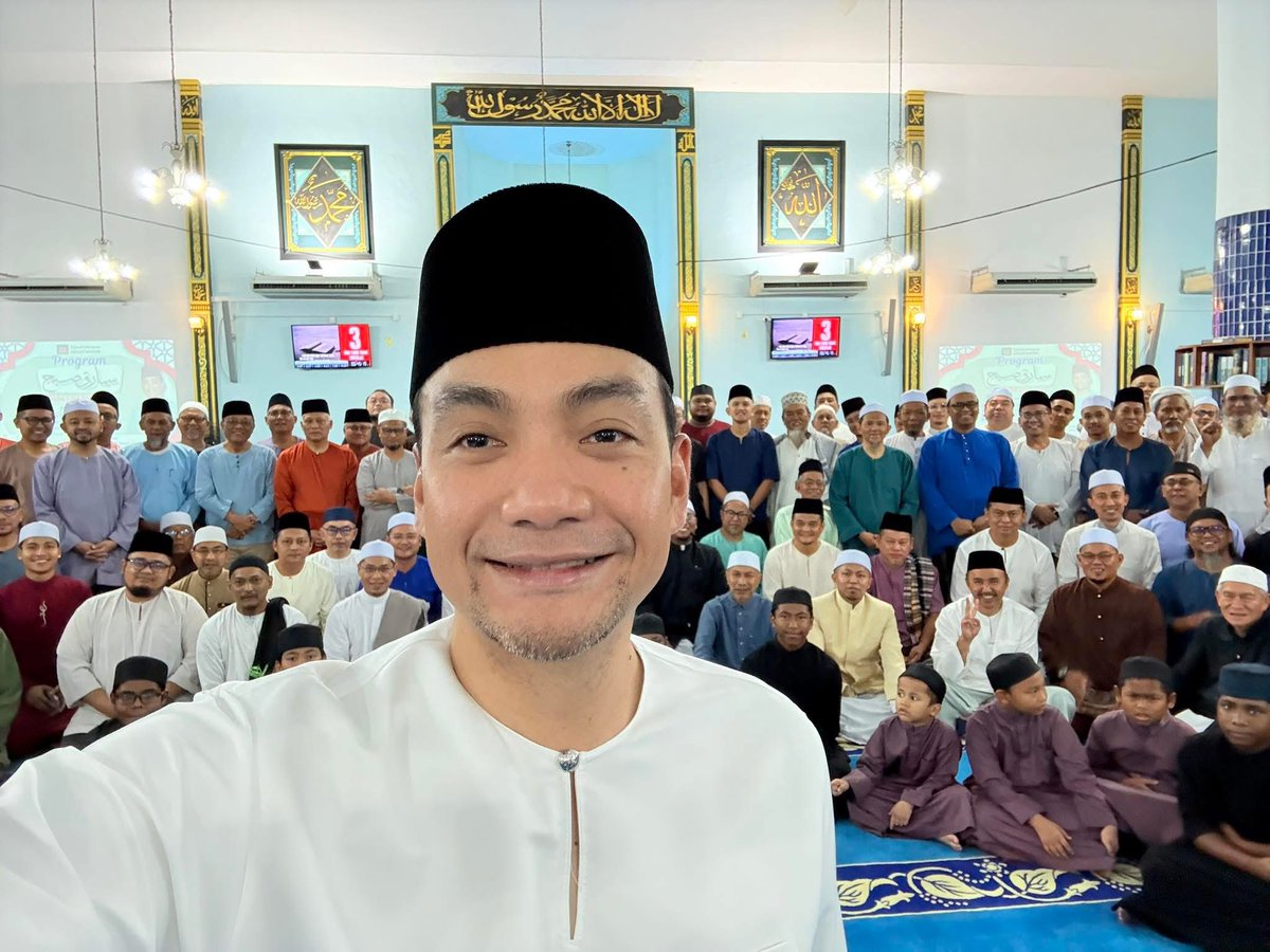 onnhafiz's tweet image. Assalamualaikum WBT dan Selamat Pagi Semua.

Semoga dipermudahkan segala urusan dan semoga kita sentiasa dirahmati dan dilindungi Allah SWT. 
❤️💙

#semaraksubuhjohor
#gengsubuhmacamjumaat
#rapatkansaf