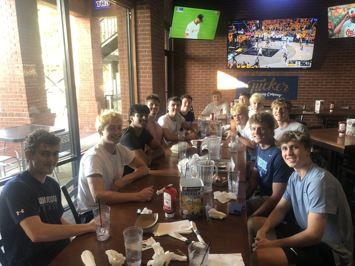 The annual Senior and Coaches dinner at Taco Mac!