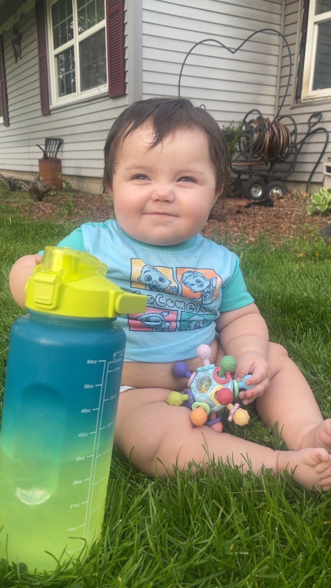 OfficialUlii's tweet image. Mi princessa 👸🏼 Lila-Marie Rosalia Reyes Carmona 🌺 🌹 🌼 ☀️ 😊