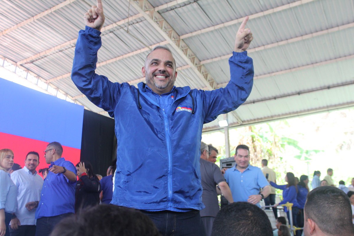 Desde <a href="/untmiranda_/">UNT Miranda</a> ,  acompañamos la candidatura de <a href="/JuanRequesens/">Juan Requesens</a>  a la gobernación del estado #Miranda. Admiramos su gallardía y su compromiso, no solo con los mirandinos, sino con todo el pueblo de Venezuela.

“¡El voto es nuestro! No permitamos que nos lo arrebaten. No