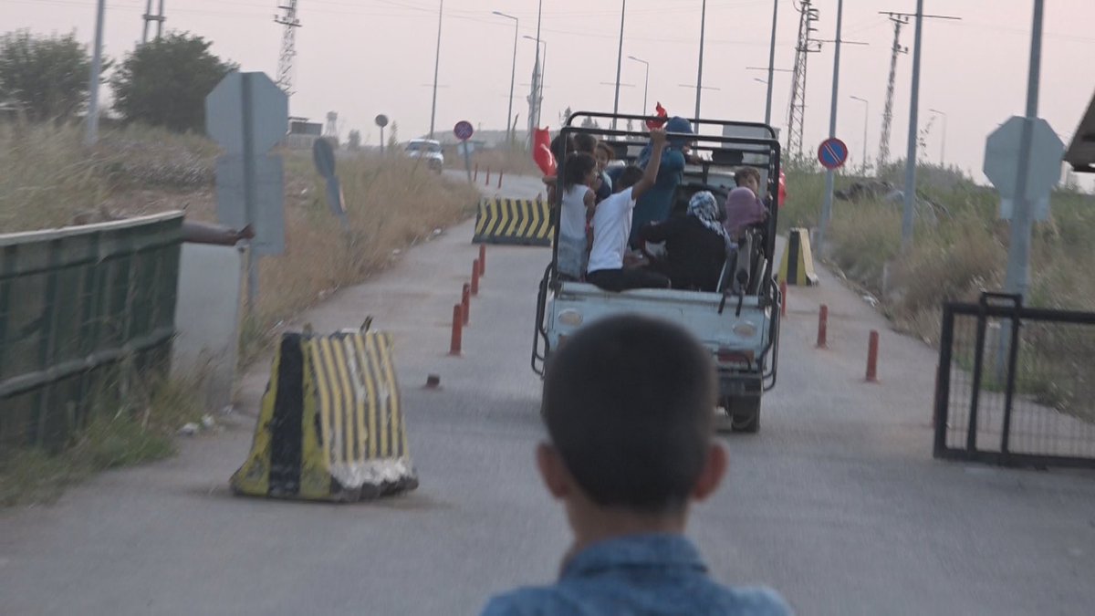 In October 2019, I was in the refugee camps between Turkey and Syria, in Akçakale — a city caught between borders and conflict.
These photos are part of my journey as a war journalist, witnessing the human cost of war firsthand. #WarJournalism #Refugees #Syria