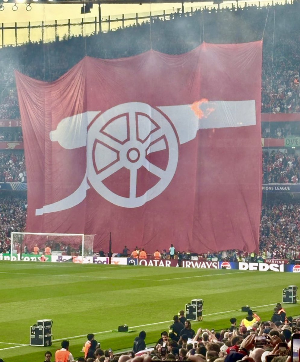 aldibawazier_'s tweet photo. Gausah dibelain, emang jelek bgt tifonya Arsenal di Emirates tadi. 

Apaan?😲 https://t.co/ICSe17nyi7