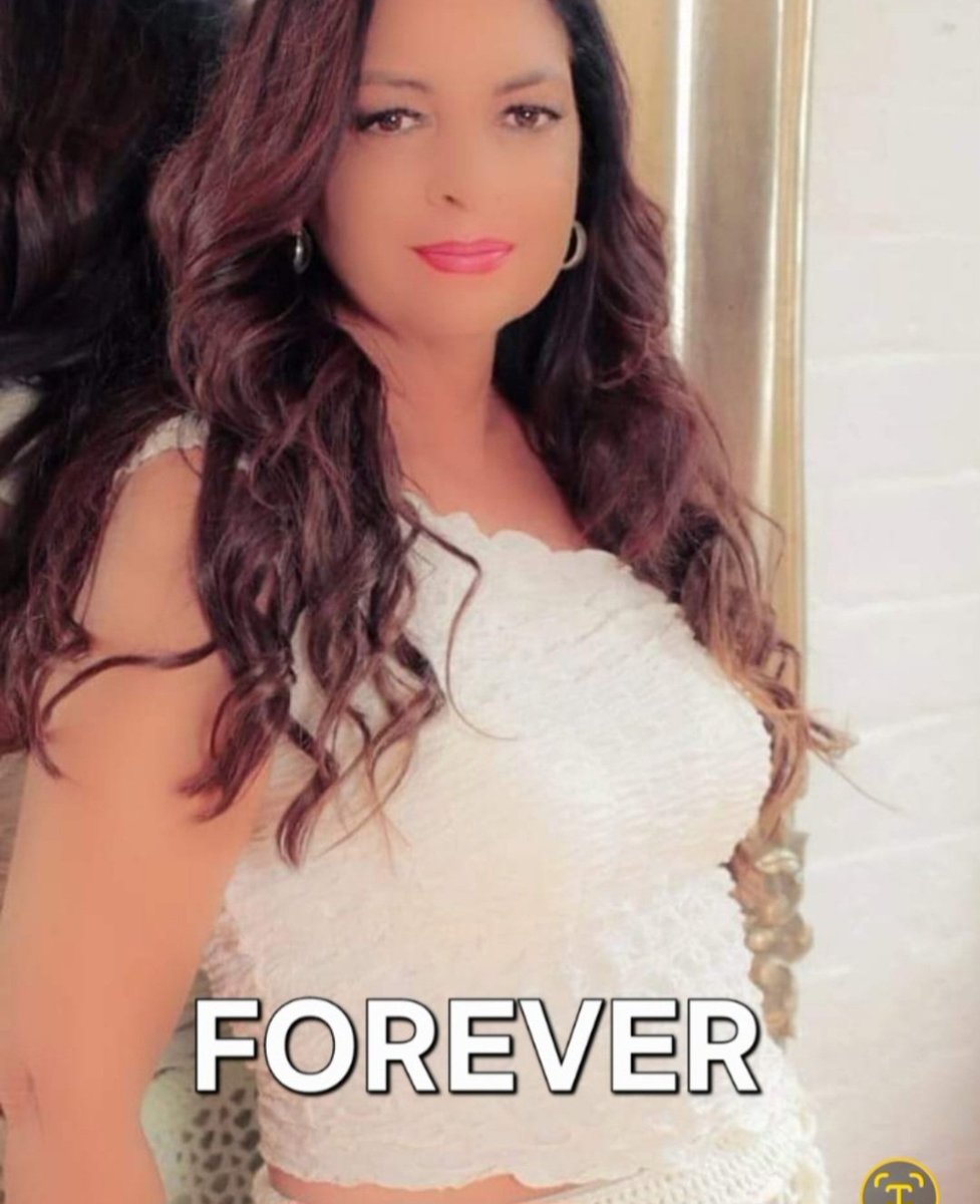 Matt Bateman  was incredible kind and played my songs last love and forever 
Last Saturday.  Thankyou so much and will play them again from 9pm next Saturday 
Please support these amazing radio stations independent artists thankyou so much ❤️
twistedroadradio.com