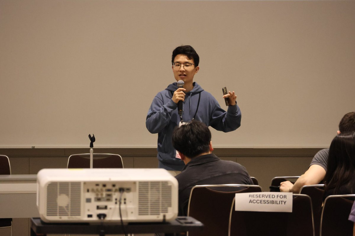 AtomieChen's tweet photo. Yesterday I had a great experience presenting our work about LLM-powered context-aware collaborative text entry! Also, all presenters in the session on Delving into LLMs I chaired gave excellent talks to provoke deeper thoughts and reflections on LLMs (P3)! https://t.co/aPmczjV4SC
