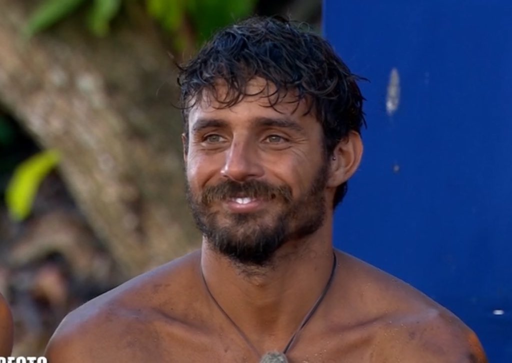 adarauva's tweet photo. Estoy por los Suelos con Anita jajajaja

 #TierraDeNadie8 https://t.co/c8owtuu4p7