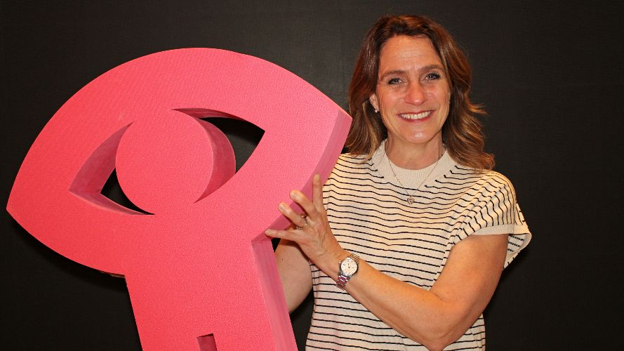 Suzanne Guèvremont et son équipe assurent la distribution de « Corpus et l’exploration divine » de Jo Roy qfq.com/spip.php?artic…