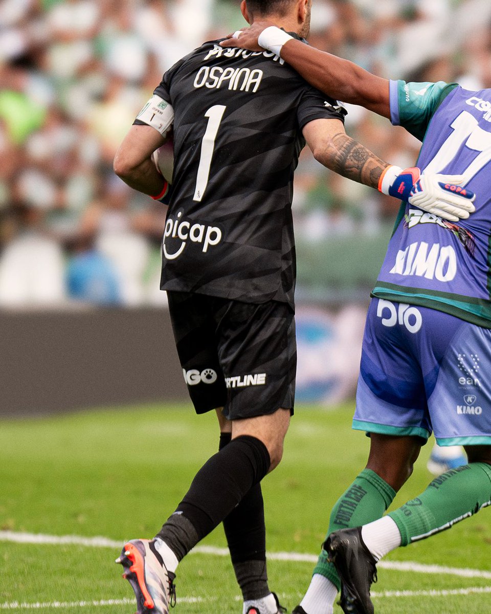 FortalezaFC_Of's tweet photo. Oigan! Si tantas ganas le tenían a nuestro sugar daddy GOL nos hubieran avisado!

@D_Ospina1 @hugol1120 @SebastianFGM @jpnieto15 

@chocolatesgol_ #SugarDaddyOficial
Amix! Comenta quién mostró más el hambre de GOL para hacerle llegar un regalito 🙂🙂 https://t.co/bbJSD48GI8