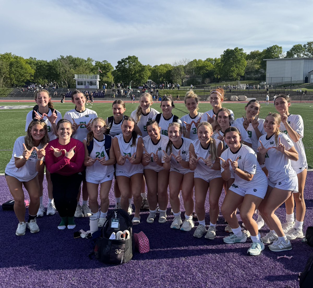 The Guardians with a nice 1-0 win tonight against a district rival!! ⚽️🔥
Goal by:  Lorelai
Assist by: Izzie