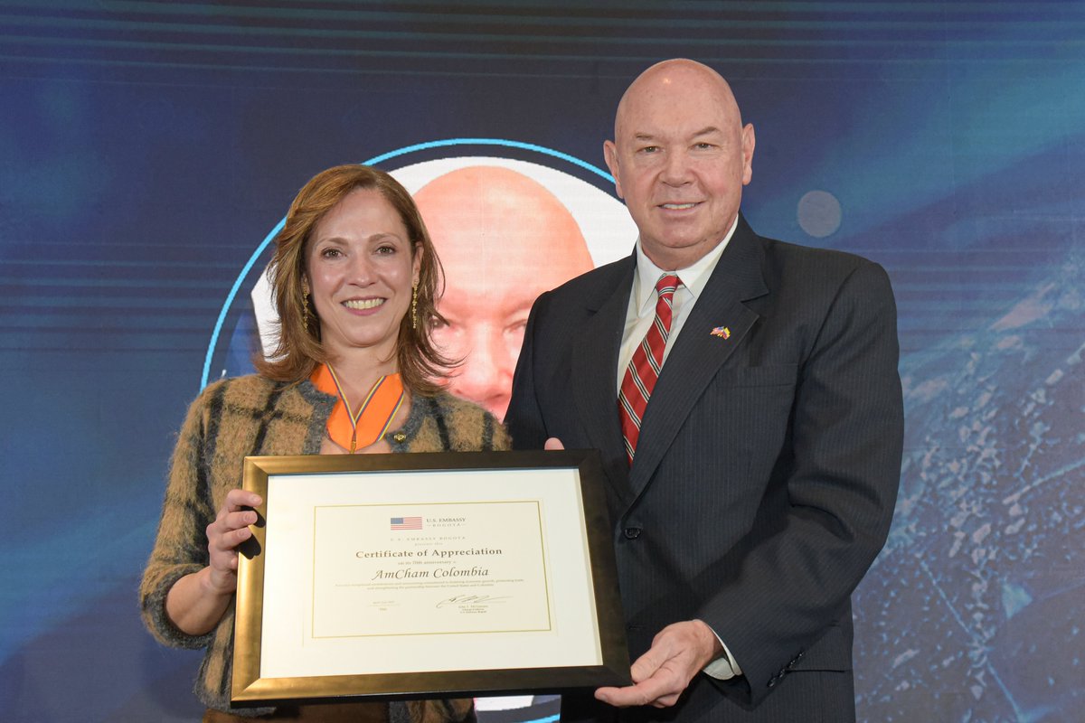 mclacouture's tweet image. #AmChamCol70 
Les quiero contar grandes #noticias de @AmChamCol Hemos recibido importantes reconocimientos de @SenadoGovCo @USEmbassyBogota y @USChamber con motivo de los 70 años de #AmCham Aquí les cuento los detalles
➡️amchamcolombia.co/noticias-colom…