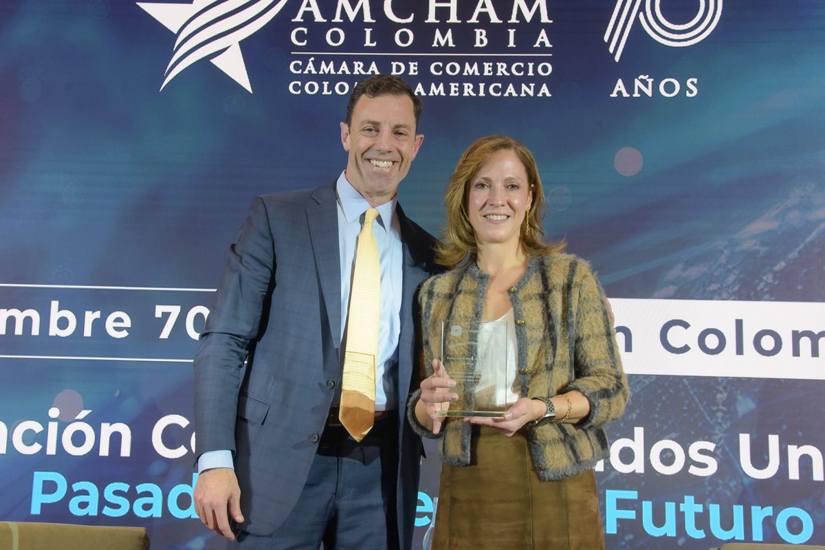 mclacouture's tweet image. #AmChamCol70 
Les quiero contar grandes #noticias de @AmChamCol Hemos recibido importantes reconocimientos de @SenadoGovCo @USEmbassyBogota y @USChamber con motivo de los 70 años de #AmCham Aquí les cuento los detalles
➡️amchamcolombia.co/noticias-colom…