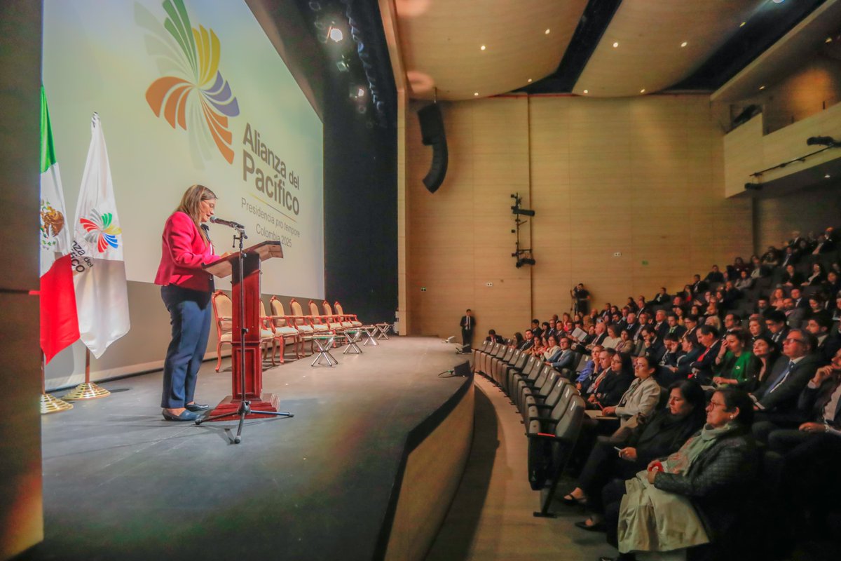 MinComercio Colombia (@mincomercioco) on Twitter photo "Desde Colombia manifestamos nuestro compromiso en avanzar con el fortalecimiento del bloque regional. Es de especial importancia avanzar en la incorporación de Costa Rica en <a href="/A_delPacifico/">Alianza del Pacífico</a>, así como atender las demás solicitudes de los países de la región", <a href="/cielo_rusinque/">Cielo Rusinque Urrego🇨🇴🇫🇷</a>. "Desde Colombia manifestamos nuestro compromiso en avanzar con el fortalecimiento del bloque regional. Es de especial importancia avanzar en la incorporación de Costa Rica en <a href="/A_delPacifico/">Alianza del Pacífico</a>, así como atender las demás solicitudes de los países de la región", <a href="/cielo_rusinque/">Cielo Rusinque Urrego🇨🇴🇫🇷</a>.