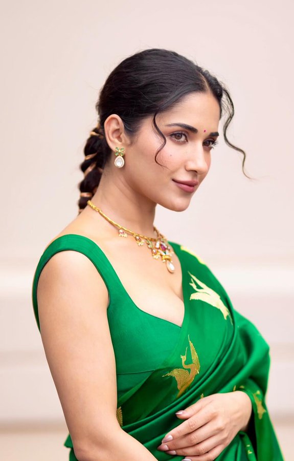 Gpv_-00aYAEaTSW?format=jpg&name=900x900