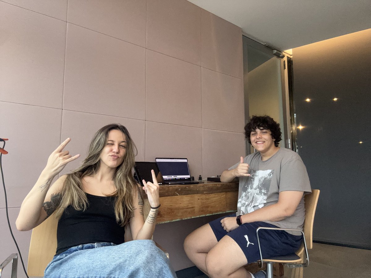 kingsjestgame's tweet image. Today, the programmer and the illustrator teamed up to create the sound effects for our little game! As one of our greatest inspirations for teamwork, @LarAtLarian , said in his TGA speech: “ if the developers didn’t have fun, nobody was going to have any fun”.
#indiegame #dev