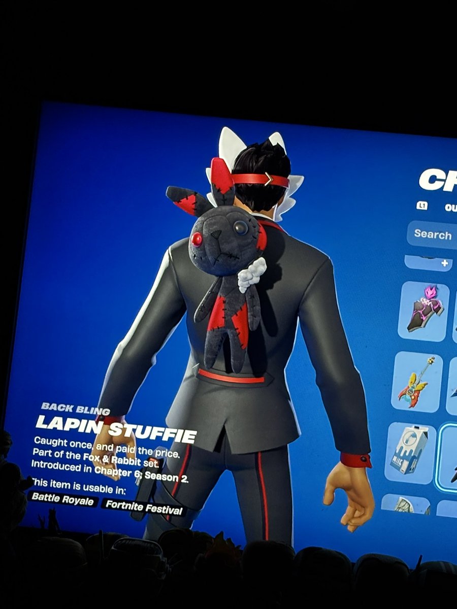 CAPTAlNKALLUS's tweet image. This back bling reminds me of Lula 🥲