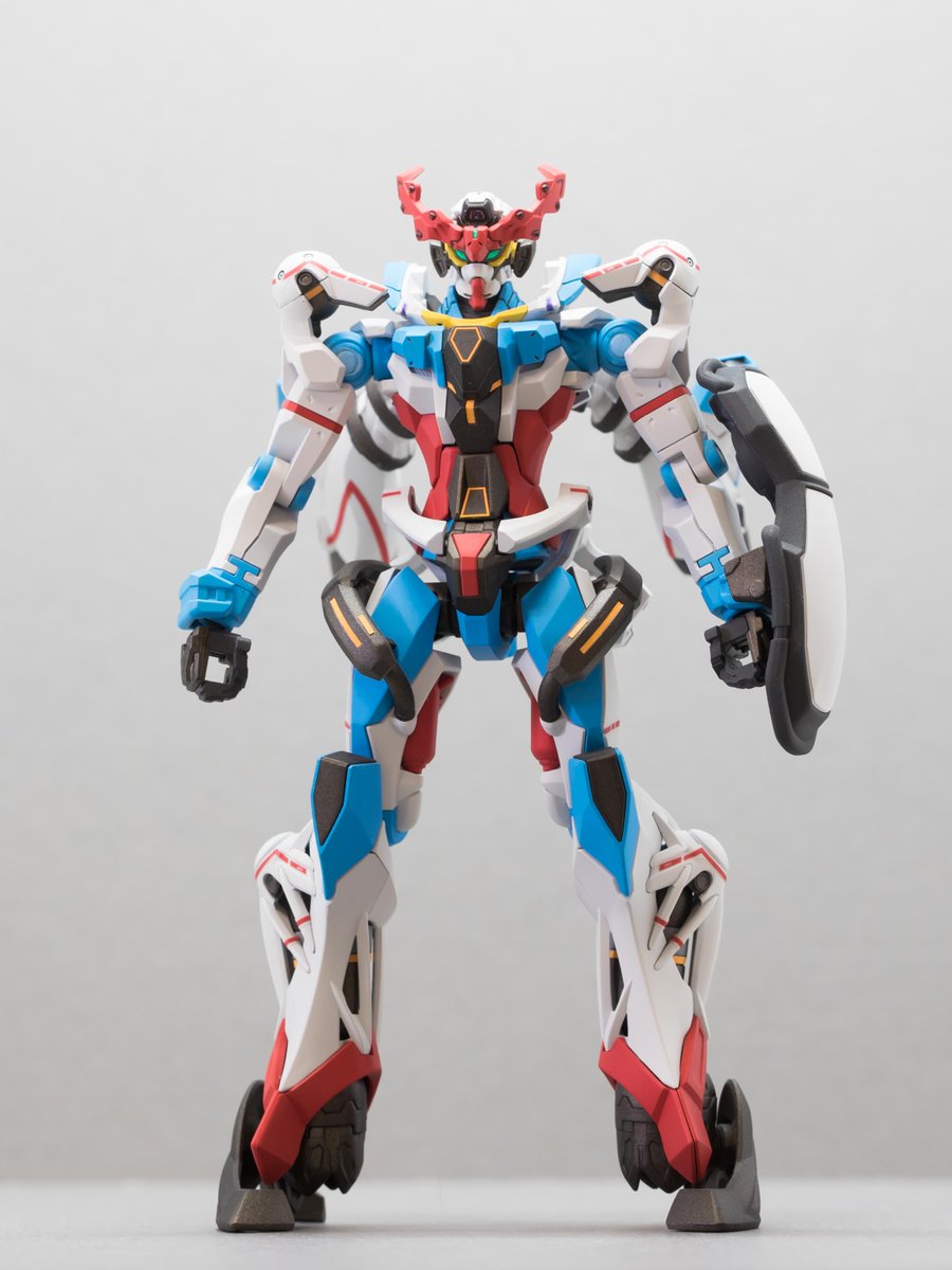 hiroroom5135's tweet image. 今日は有休でお休み。
立ち寄った量販店で売っていたジークアクス。
塗装して組立てただけですが、5日間程で完成です。
これで2,000円ちょっとってマジですかバンダイさん!
#ガンダム #ジークアクス