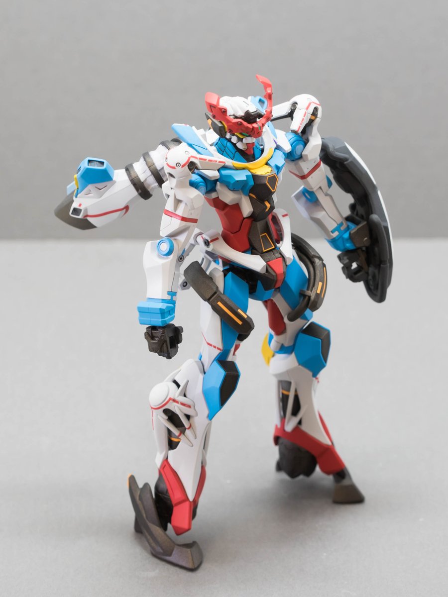 hiroroom5135's tweet image. 今日は有休でお休み。
立ち寄った量販店で売っていたジークアクス。
塗装して組立てただけですが、5日間程で完成です。
これで2,000円ちょっとってマジですかバンダイさん!
#ガンダム #ジークアクス