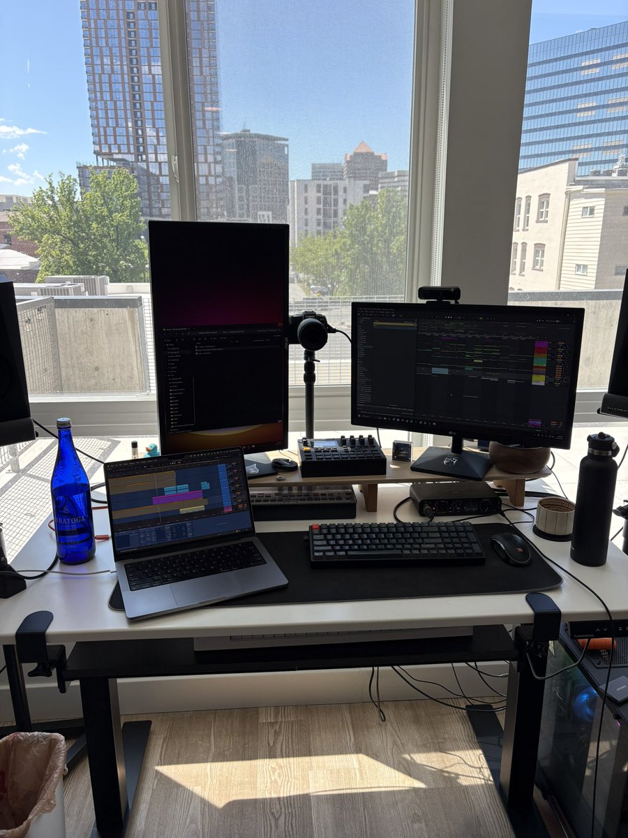 screenmaxxing and liquidmaxxing