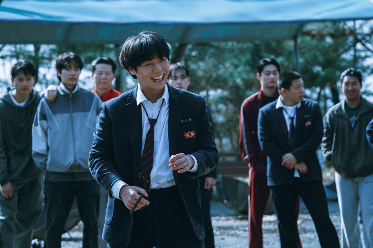 orbtingyou's tweet photo. #weakheroclass2 behind the still cuts

a thread https://t.co/f3Q5HvWHMj