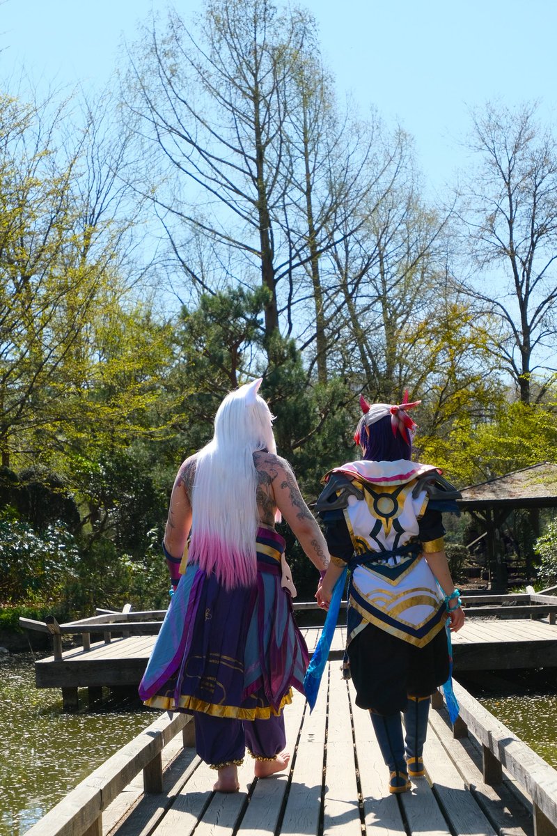 Cosplay_Fliege's tweet photo. Some Spirit Blossom Settphel pictures with my beautiful Aphelios @SolirahT 🩷🌸
#LeagueOfLegends #Settphel #spiritblossom #Sett #Aphelios #LeagueOfLegendsCosplay https://t.co/fVaG7GQilX
