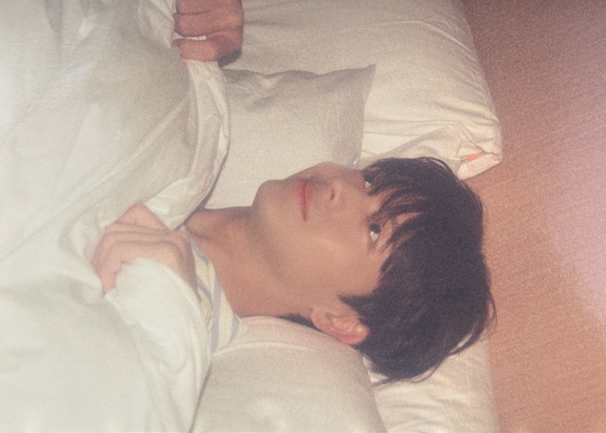6myangtaegi's tweet photo. 생일 패키지 열었더니 커염진 육성재 우르르 쏟아짐 https://t.co/KDIp78pbmO