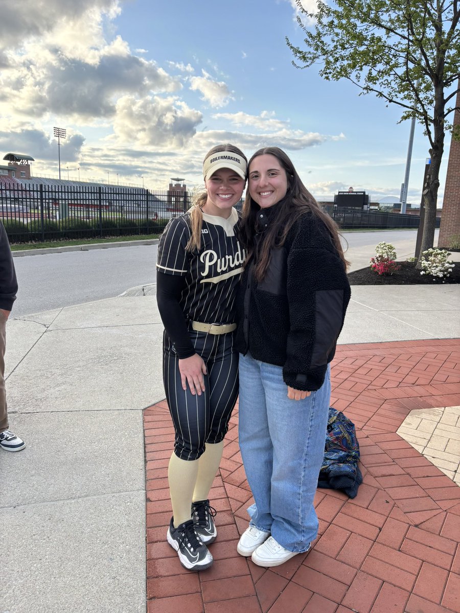 cvmazzocca's tweet photo. What a weekend. Got to catch an Ursuline double header @ Ohio Dominican. Then made the 10 minute drive to OSU to catch Julia’s game. Felt like the old days of being in Columbus all day for softball. https://t.co/oFYhJhyL2e