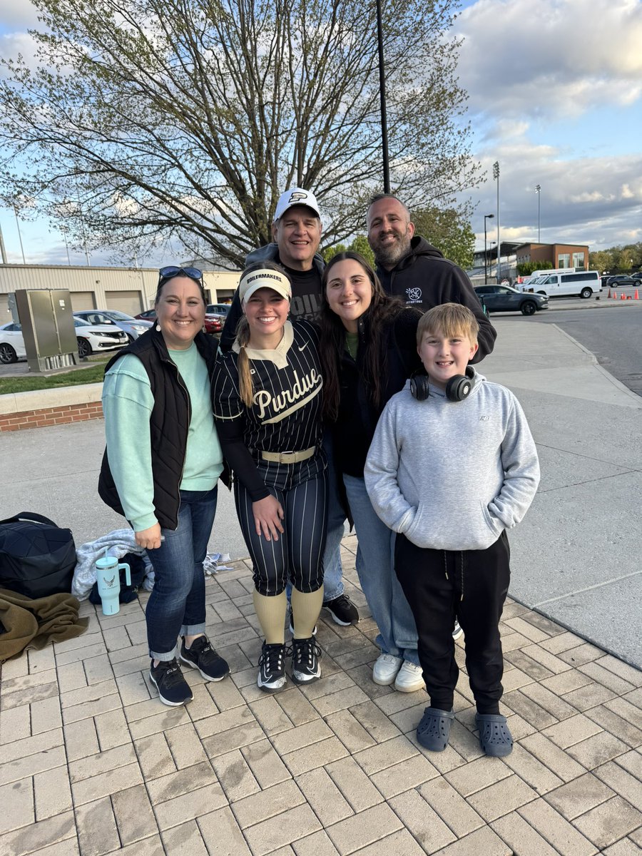 cvmazzocca's tweet photo. What a weekend. Got to catch an Ursuline double header @ Ohio Dominican. Then made the 10 minute drive to OSU to catch Julia’s game. Felt like the old days of being in Columbus all day for softball. https://t.co/oFYhJhyL2e