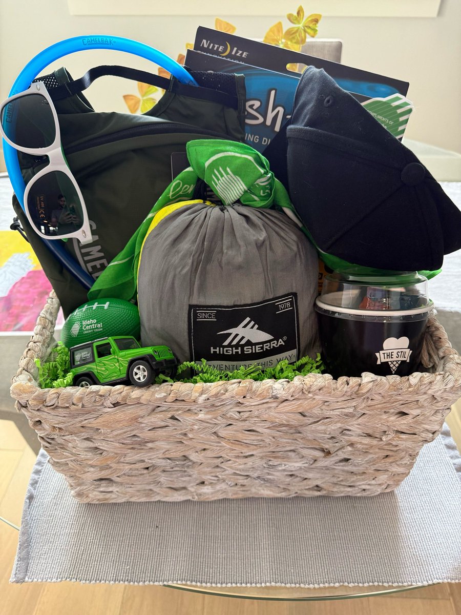 We know your donation comes from the goodness of your ♥️, BUT wouldn’t it be nice to get something back? A donation enters you into 2 different drawings for 2 baskets. Thank you @ICCU + @KISSFM! 

You can also enter w/o a donation by scanning the QR code
idahogives.org/organizations/…