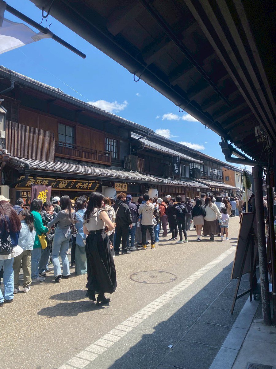 bnk_ad's tweet photo. 犬山城下町で食べ歩き🏯

食べて食べて食べて…
疲れすぎて犬山城までいくのは断念。

鮎の塩焼きと鯛茶漬けが絶品でした！

胃もたれしながら今日も頑張ります！🐟
CP部D

#Dの意思を継ぐもの
#企業公式と繋がりたい https://t.co/gOKW9E8tDH